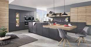 grande cuisine avec coin repas