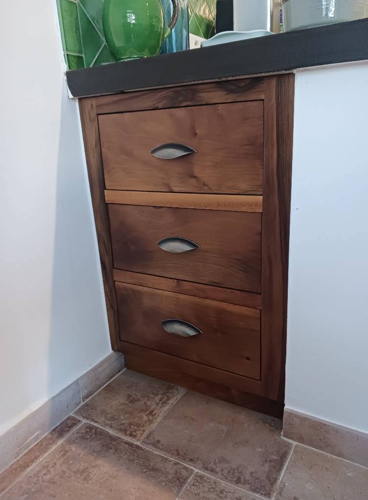 façade de tiroirs de cuisine en bois massif