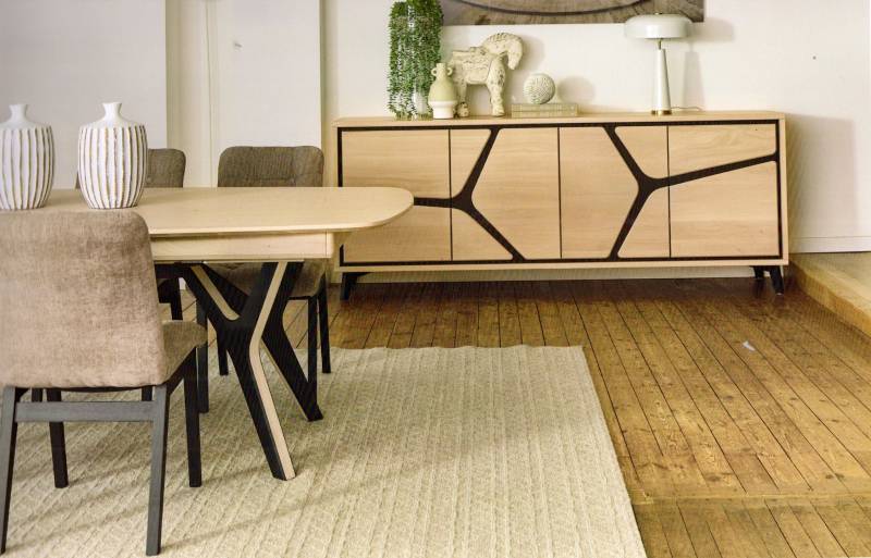 ENSEMBLE en CHÊNE, Collection NEO dans notre magasin à la Bastide Des Jourdans